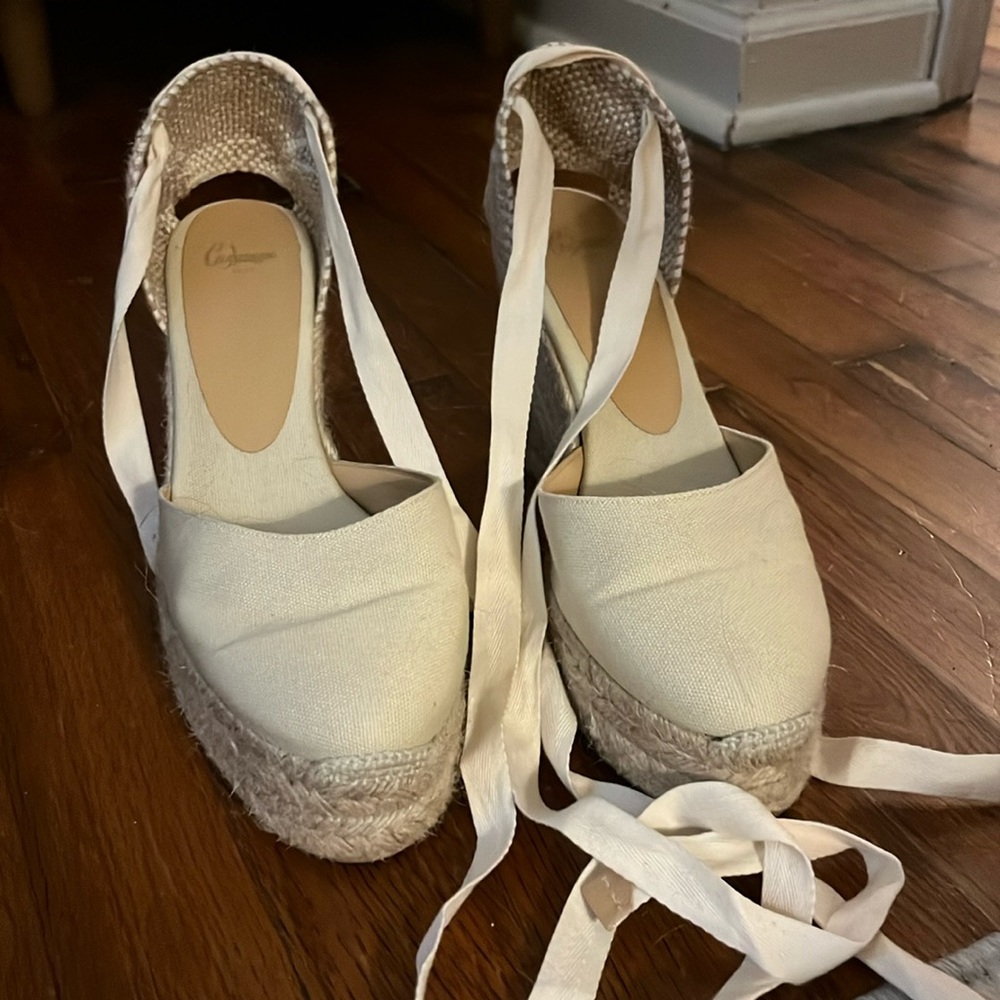 Castaner wedges